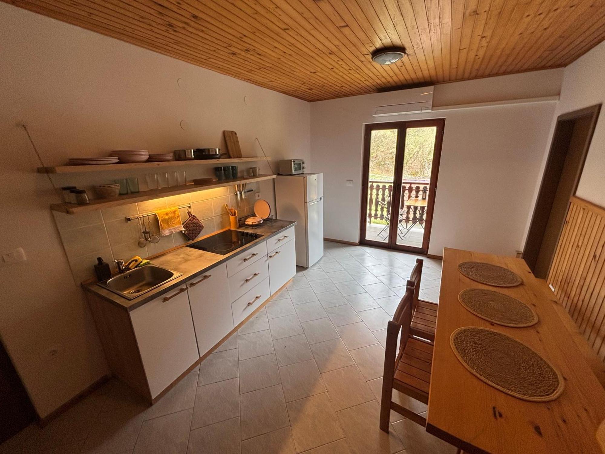 Hisa Patricija Apartment โซชา ภายนอก รูปภาพ
